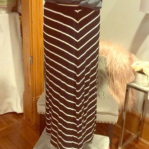 Trendy chevron maxi skirt